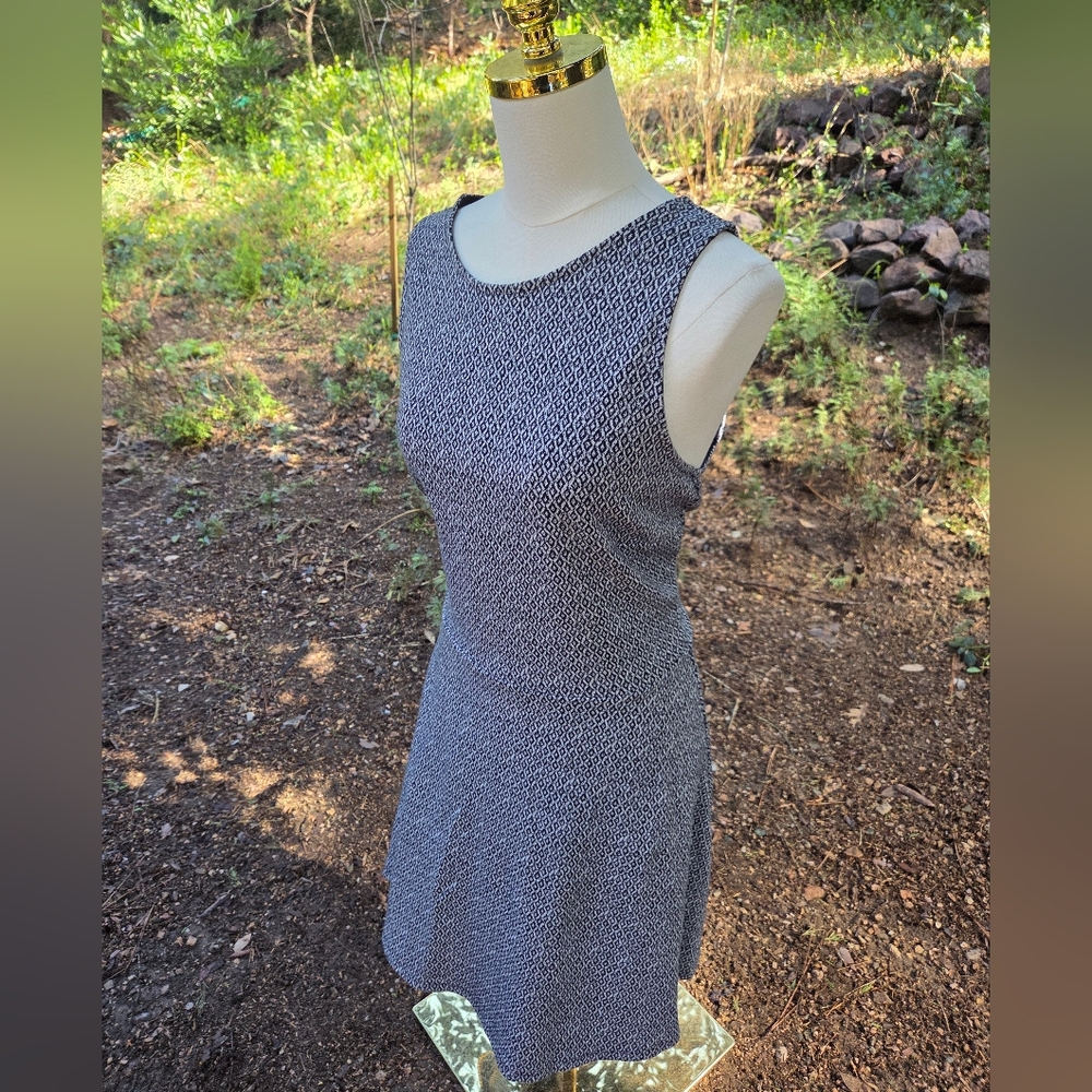 GAP Black and White Sleeveless A-Line Midi Dress - Picture 2 of 5
